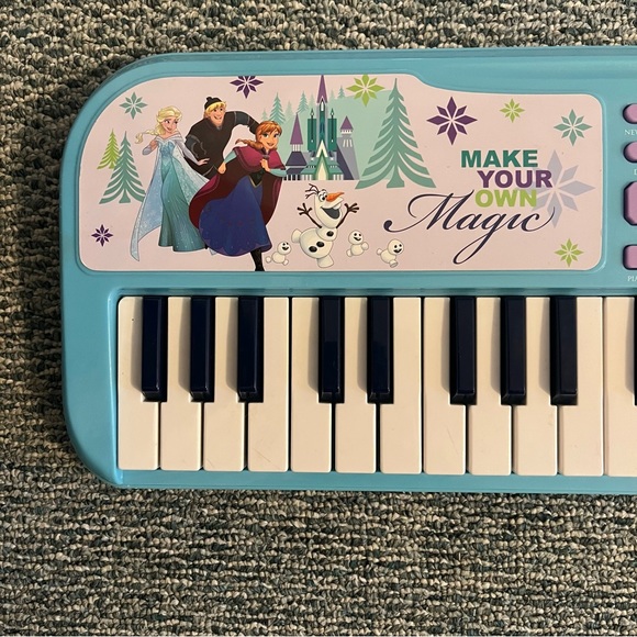 Disney First Act Frozen keyboard. - Picture 2 of 4